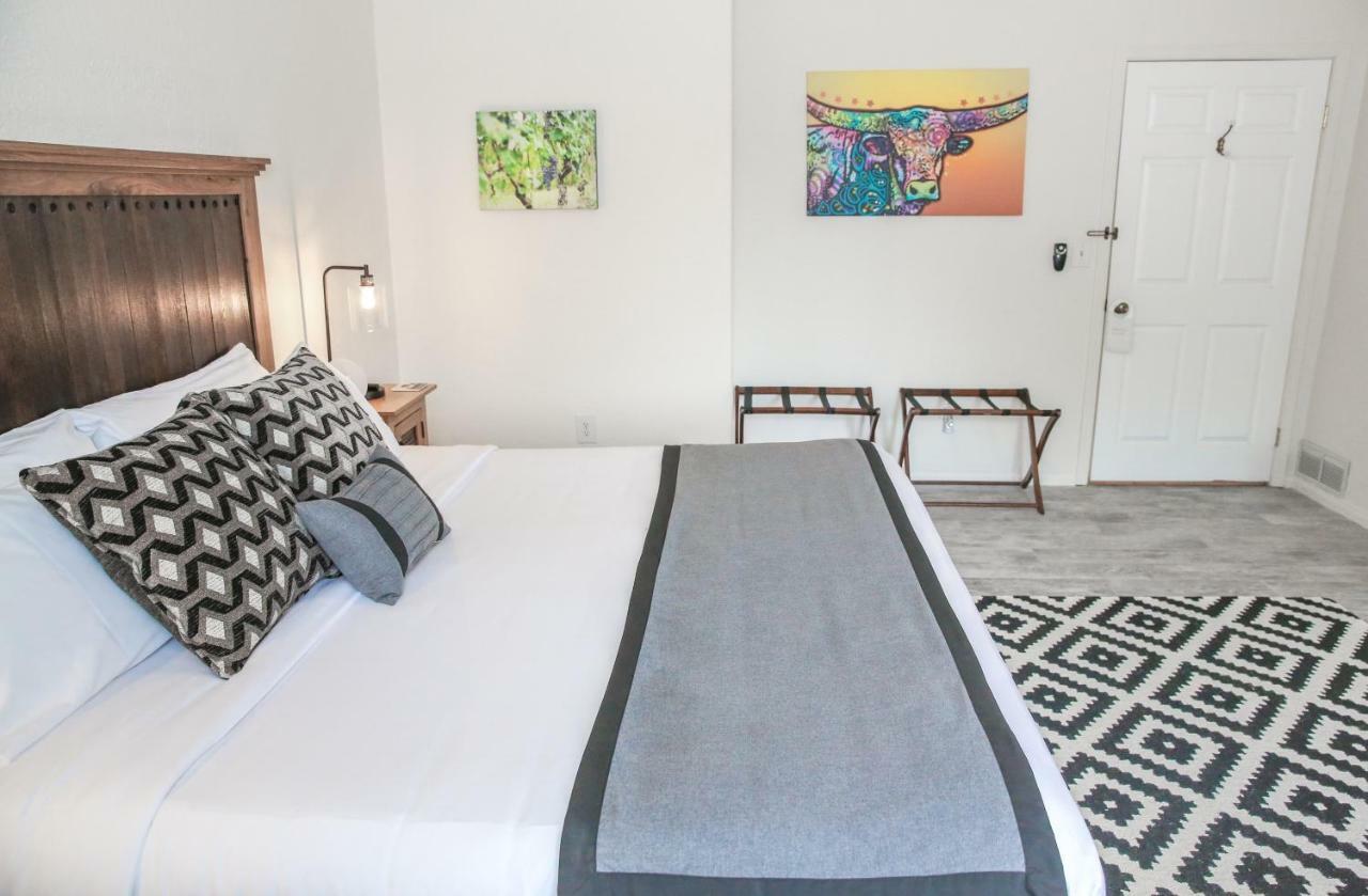 The Eden House Vineyard Hotel Templeton Bagian luar foto